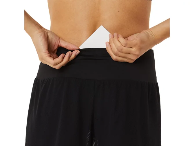 WOMEN'S VENTILATE 2-N-1 3.5IN SHORT - Image 6